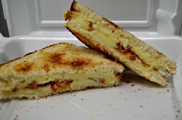 Grilled-Cheese-and-Bacon.JPG